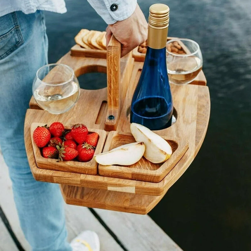 Picknicktisch mit Wein im Freien | Platz für Flasche, 2 Gläser & Snacks | Tragbar | VinoPicnic