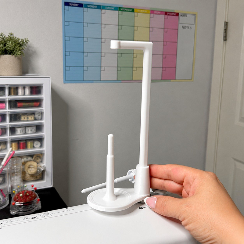Garnrulleholder til symaskine | Kunstharpiks 16,5 cm | Til store garnruller | SpoolMaster