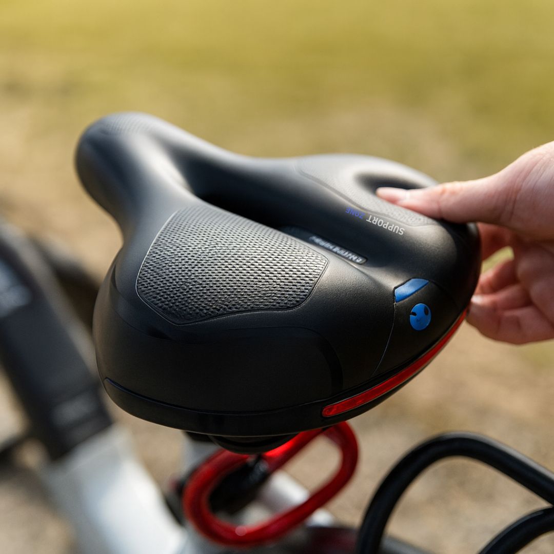 Bequemer Fahrradsattel | mit LED-Rücklicht | Gepolstert & Gefedert | ComfyCycle