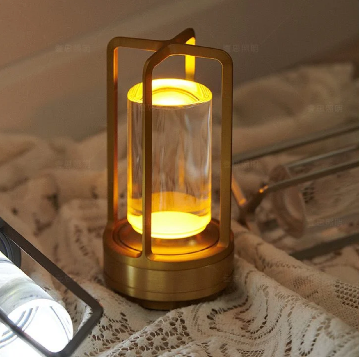 Bezdrátová stolní lampa | Křišťálový design | Stmívání dotykem | CrystalGlow