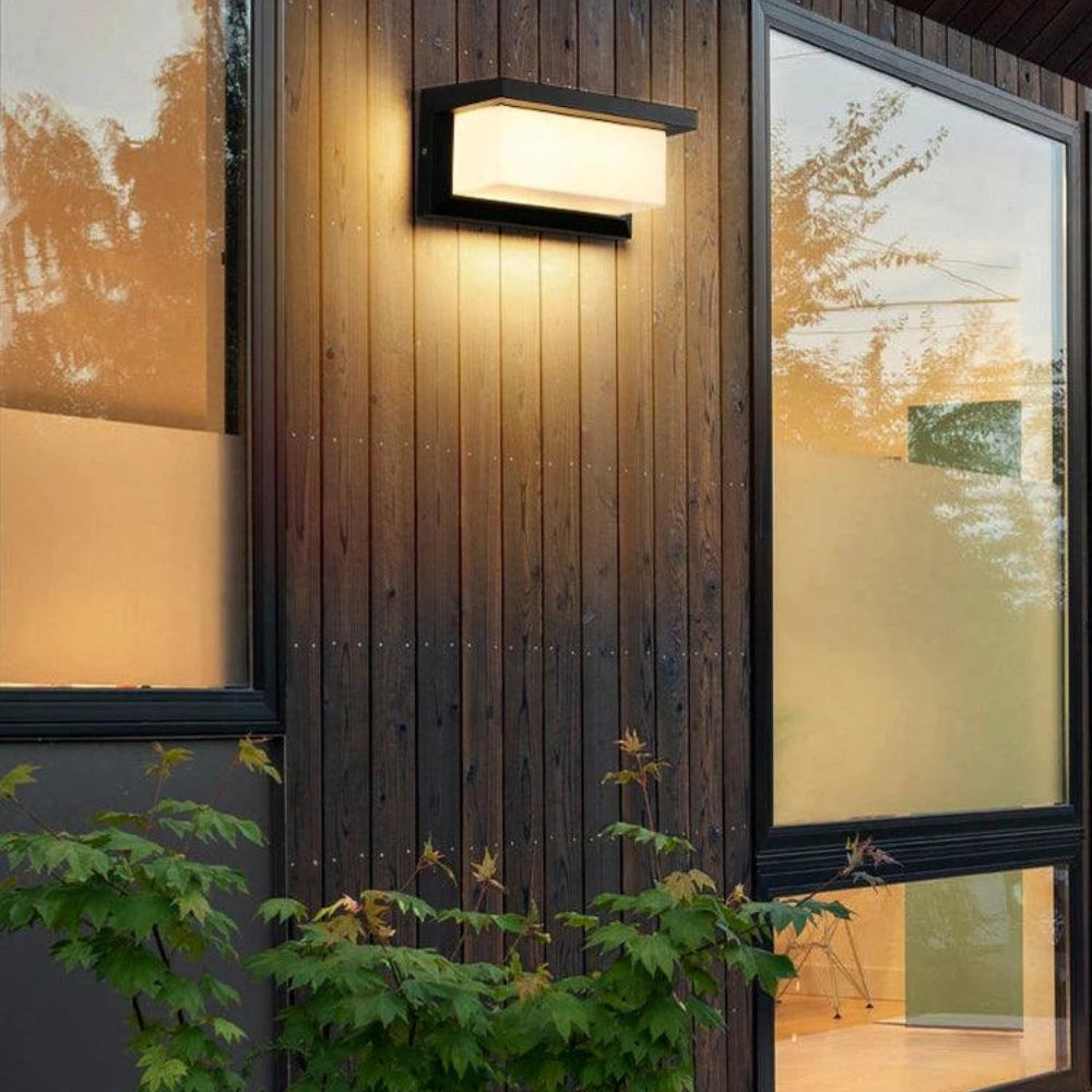 Wandleuchte | Automatische Lichtaktivierung | Wetterfest für Eingänge Terrasse Wege | SensorBeam