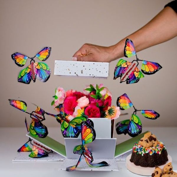 Überraschungsexplosion Geschenkbox | mit 5 Fliegenden Schmetterlingen | Party-Überraschung | Flutterbox