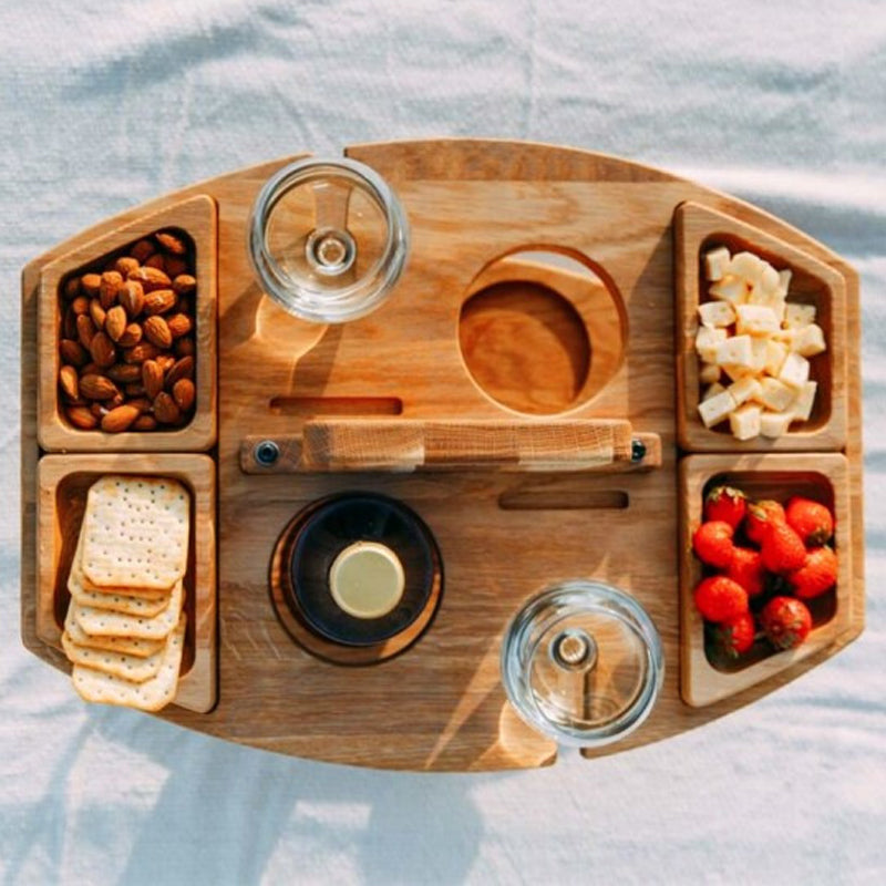 Picnicbord med vin i det fri | Plads til flaske, 2 glas og snacks | Bærbart | VinoPicnic