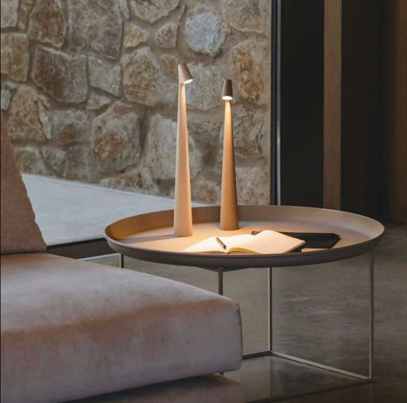 Lampă de noptieră | Design scandinav | Reglabilă în 3 trepte prin atingere | LumaLean